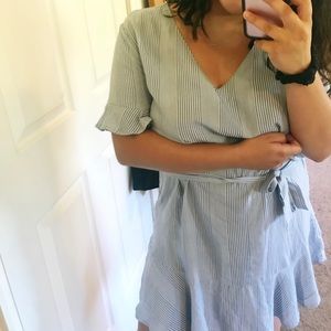 NWOT striped waist tie dress
